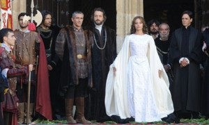 Michelle Jenner saliendo de Santa Maria